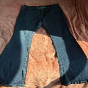 a.n.a. 16W flare jeans high rise